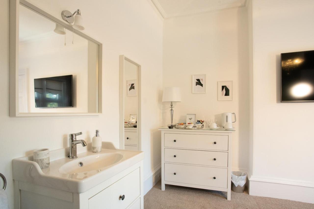 Apartment 3 Bedroom Attached To Host Free Parking