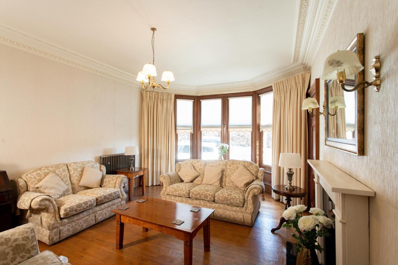 3 Bedroom Attached To Host Free Parking Apartment *
