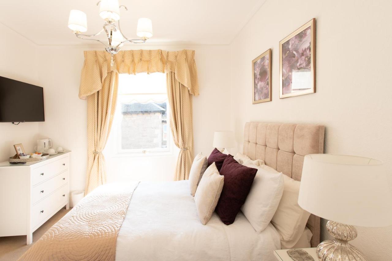 3 Bedroom Attached To Host Free Parking Apartment