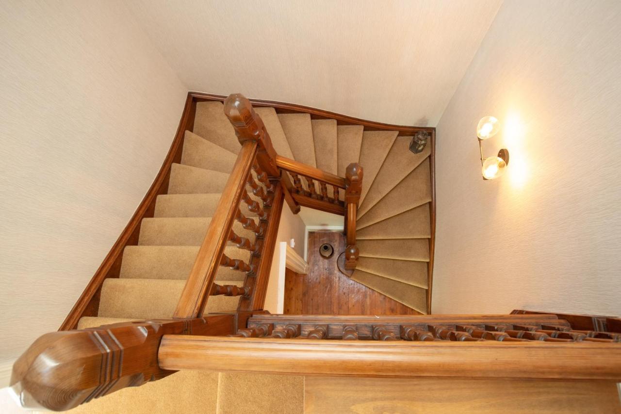 3 Bedroom Attached To Host Free Parking