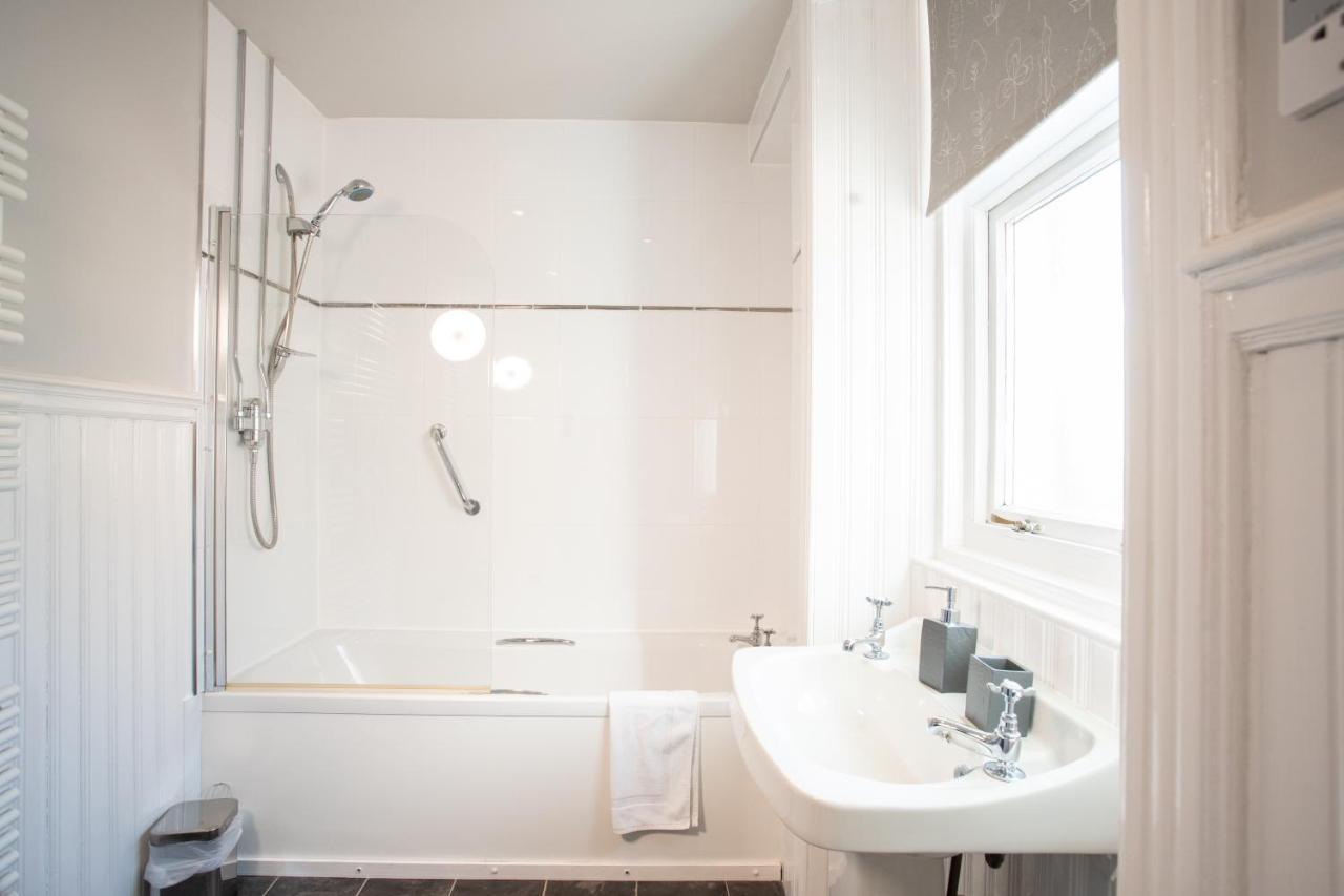 Апартаменты 3 Bedroom Attached To Host Free Parking